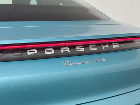 Certified 2024 Porsche Taycan 4S w/ Premium Package AWD/4WD image 17