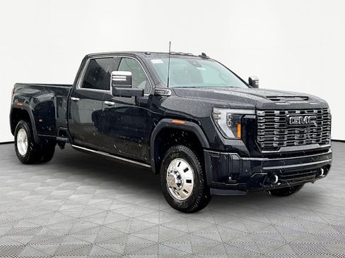 New 2026 GMC Sierra 3500 Denali Ultimate w/ LPO, Black Badging Package AWD/4WD image 3