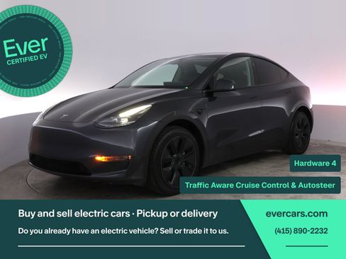 Used 2024 Tesla Model Y Long Range RWD image 1