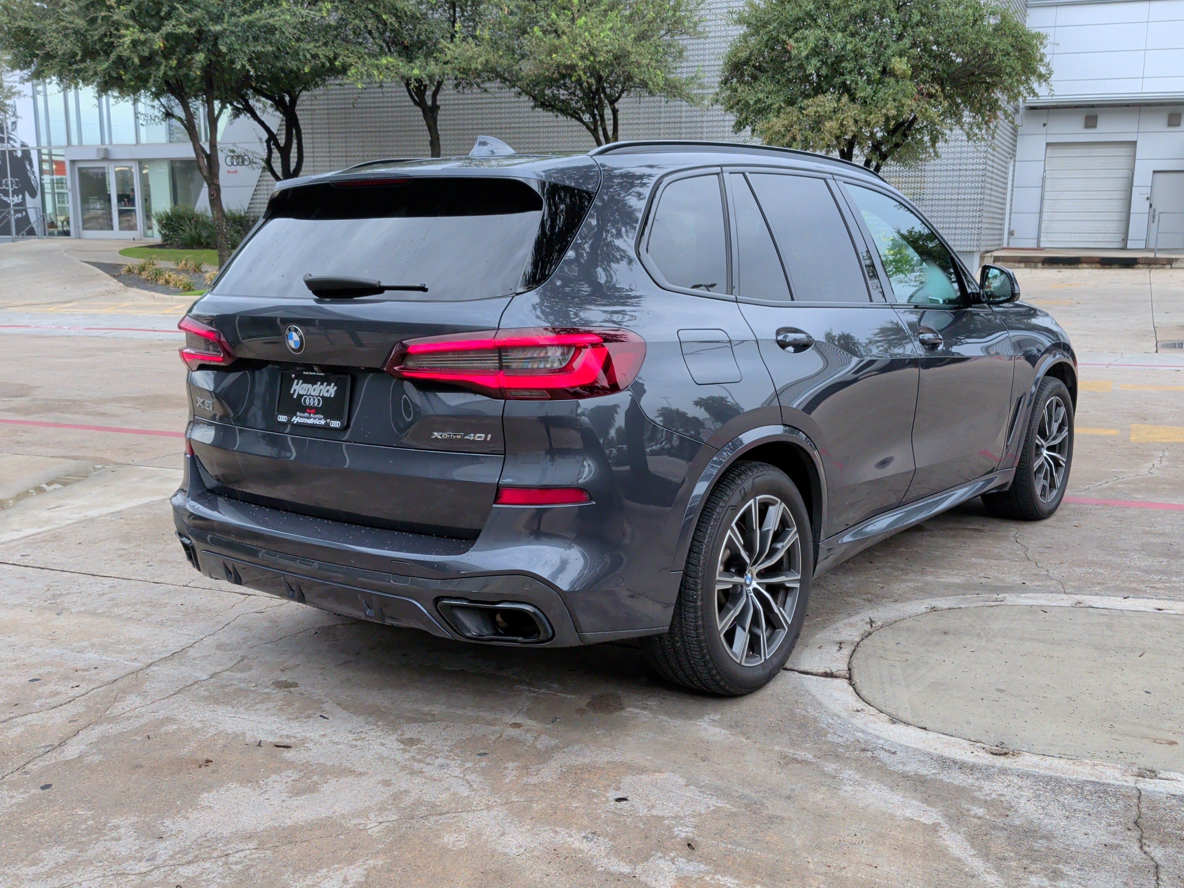 Used 2021 BMW X5 xDrive40i w/ M Sport Package AWD/4WD image 10