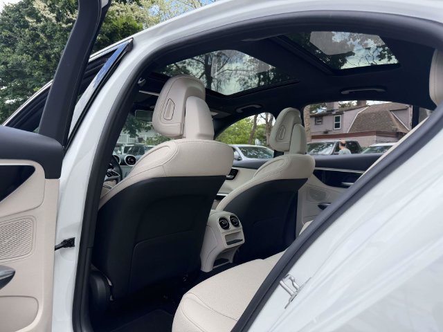 Used 2025 Mercedes-Benz C 300 4MATIC Sedan image 17