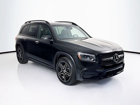 Certified 2025 Mercedes-Benz GLB 250 image 3