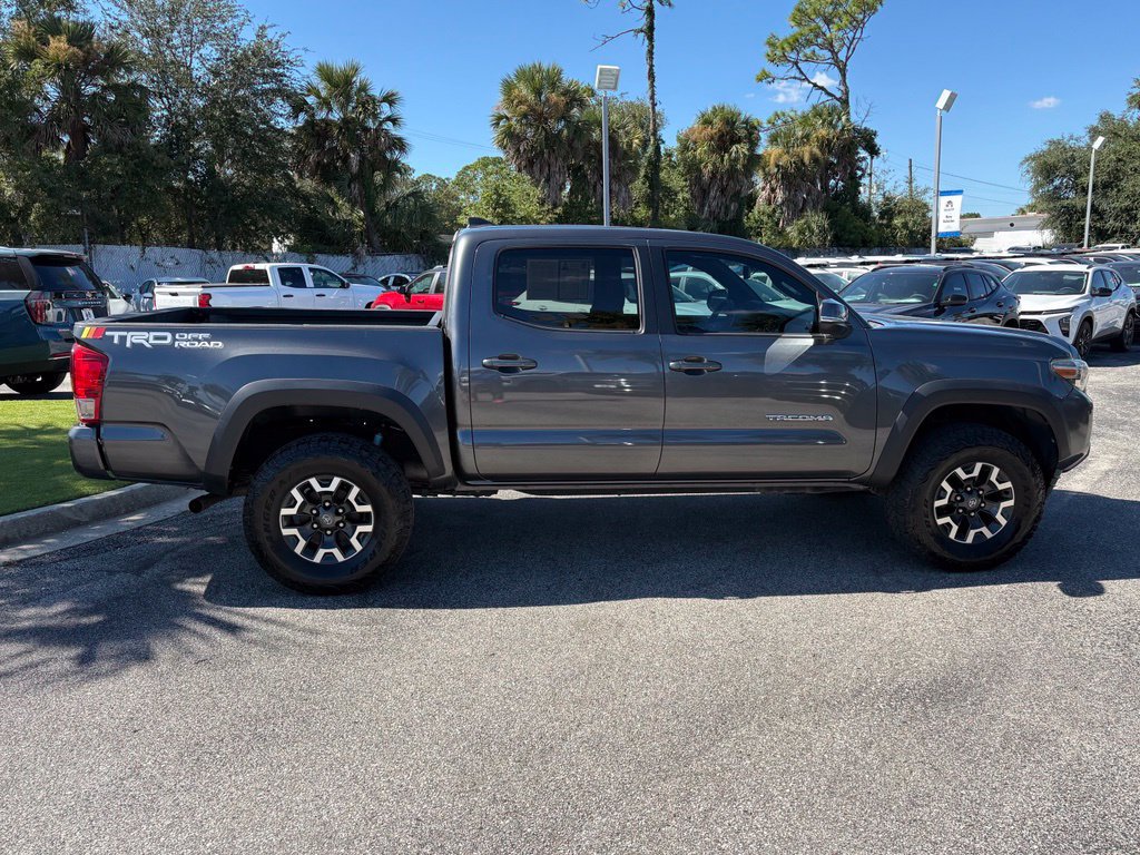 Used 2017 Toyota Tacoma TRD Off-Road RWD image 8