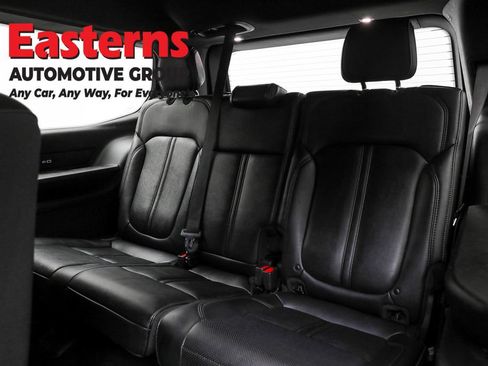 Used 2023 Jeep Wagoneer Series III w/ Preferred Equipment Group RWD image 30