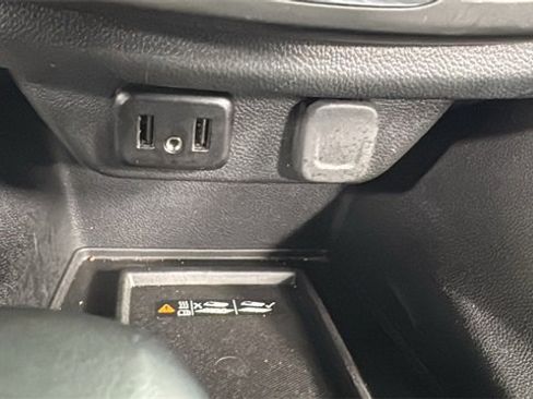 Used 2023 Chevrolet Traverse LT image 30