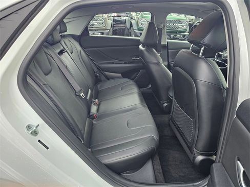 Certified 2021 Hyundai Elantra Limited w/ Cargo Package image 11