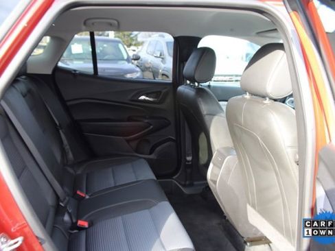 Used 2024 Chevrolet Trax LT w/ LT Convenience Package image 31