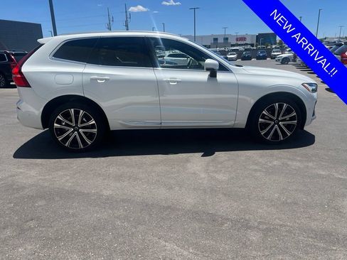 Used 2023 Volvo XC60 T8 Ultimate w/ Climate Package AWD/4WD image 3