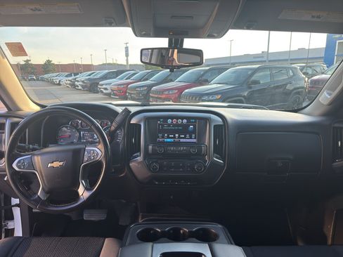 Used 2018 Chevrolet Silverado 1500 LT AWD/4WD image 29