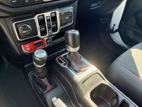 Used 2018 Jeep Wrangler Unlimited Rubicon AWD/4WD image 37