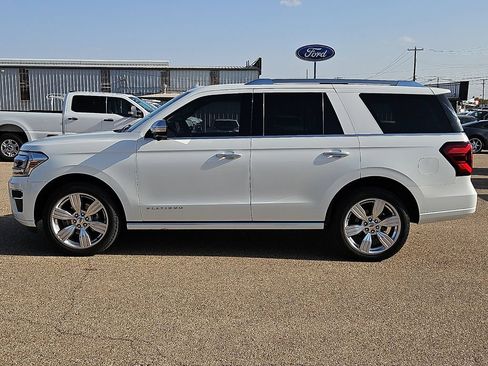 Used 2023 Ford Expedition Platinum RWD image 6