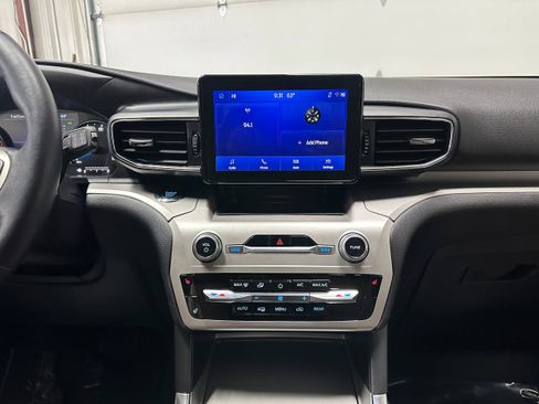 Certified 2023 Ford Explorer XLT w/ Equipment Group 202A image 19