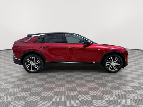 New 2025 Cadillac Lyriq Luxury AWD/4WD image 10