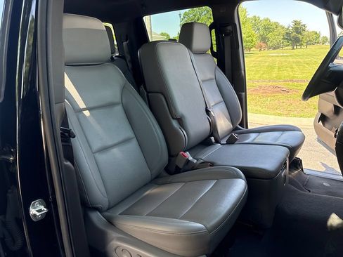 Certified 2025 GMC Sierra 1500 4x4 Crew Cab SLT image 43