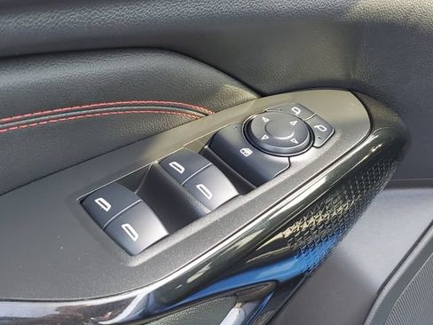 Certified 2024 Chevrolet Trax RS w/ Sunroof Package FWD image 24