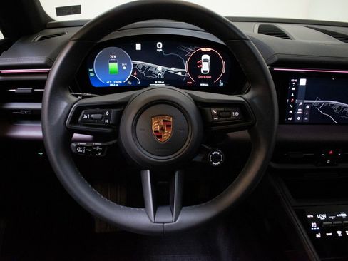 Certified 2025 Porsche Macan 4 Electric AWD/4WD image 25