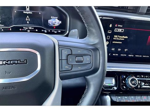 Used 2025 GMC Sierra 1500 Denali w/ Technology Package AWD/4WD image 13