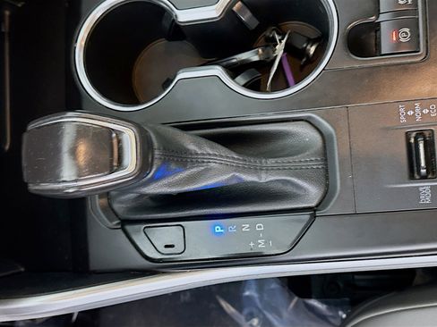 Used 2021 Toyota Highlander XLE image 20