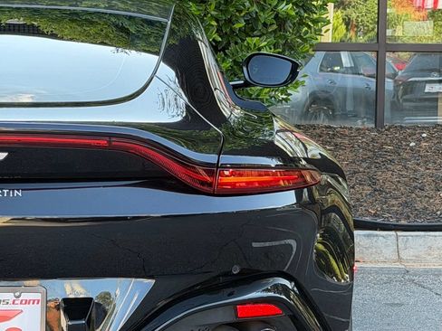 Used 2019 Aston Martin V8 Vantage Coupe RWD image 15