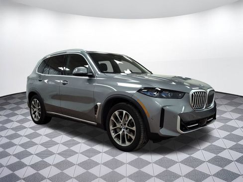 Used 2025 BMW X5 xDrive50e w/ Parking Assistance Package image 6