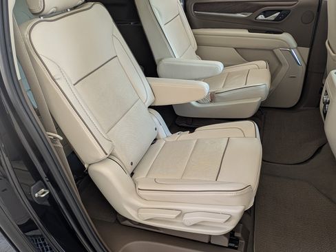 Used 2023 GMC Yukon XL Denali RWD image 21