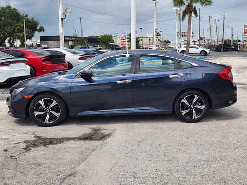 Used 2017 Honda Civic Touring image 5