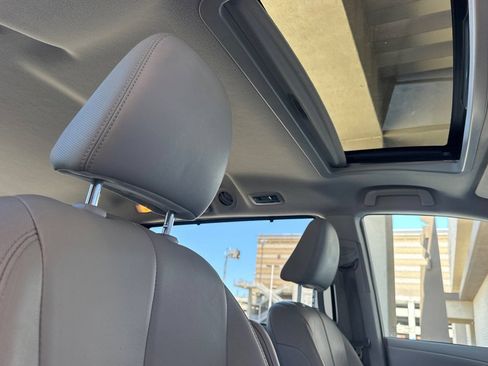 Used 2012 Toyota Sienna XLE FWD image 17