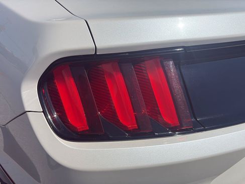 Used 2017 Ford Mustang GT Premium w/ GT Performance Package RWD image 14