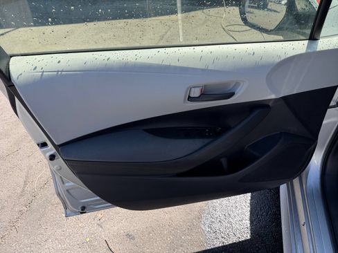Used 2022 Toyota Corolla LE FWD image 19