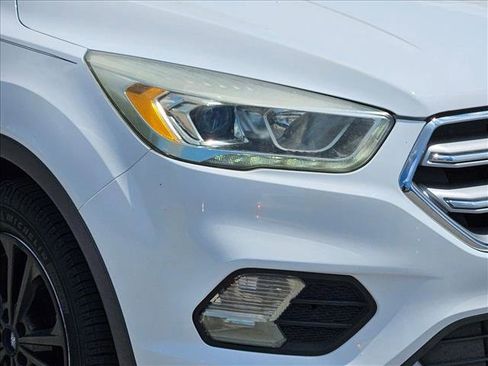 Used 2017 Ford Escape SE w/ Equipment Group 201A FWD image 5