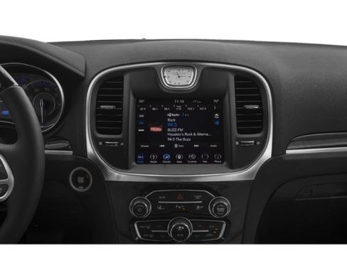 Used 2020 Chrysler 300 S w/ 300S Premium Group RWD image 9