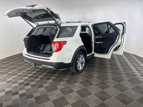Used 2021 Ford Explorer Limited w/ Equipment Group 301A AWD/4WD image 15