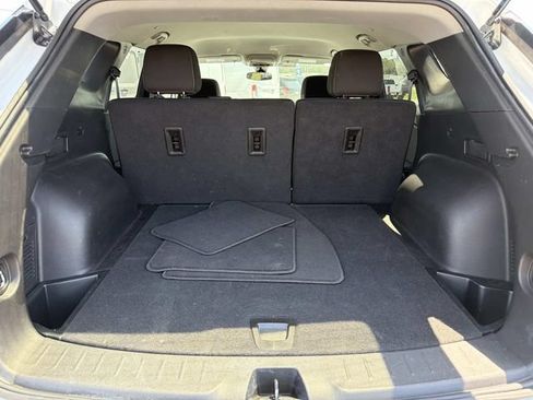 Used 2025 Chevrolet Blazer LT AWD/4WD image 18