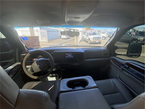 Used 2004 Ford F250 Lariat image 11