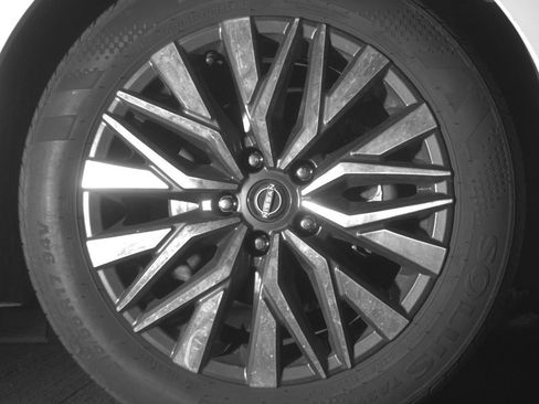 Used 2025 Nissan Altima 2.5 SV FWD image 13