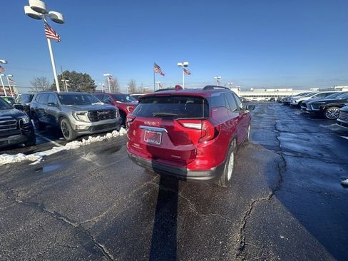 Used 2023 GMC Terrain SLE w/ Driver Convenience Package image 5