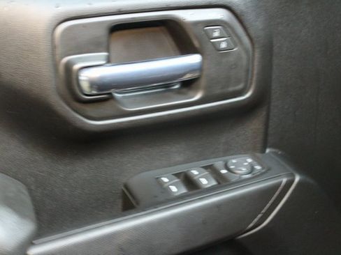 Used 2023 Chevrolet Silverado 1500 Custom image 12