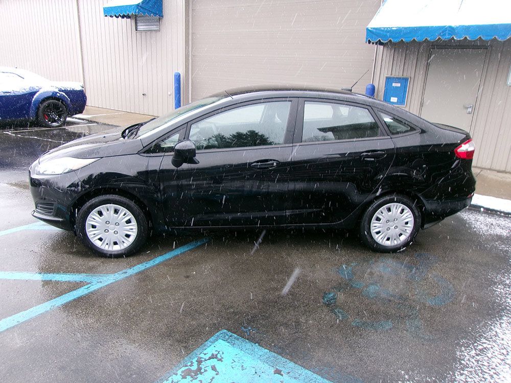 Used 2018 Ford Fiesta S FWD image 3