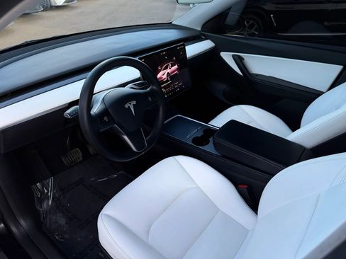 Used 2022 Tesla Model Y Long Range AWD/4WD image 11