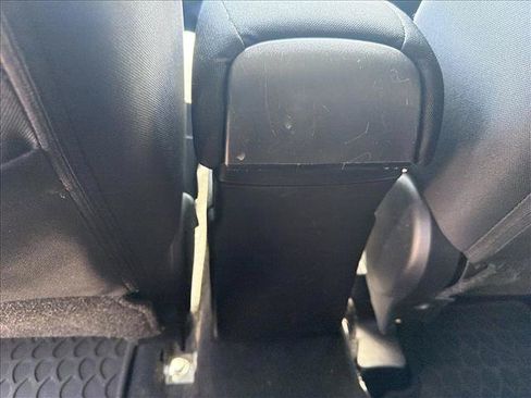 Used 2014 Mitsubishi Outlander Sport ES FWD image 16