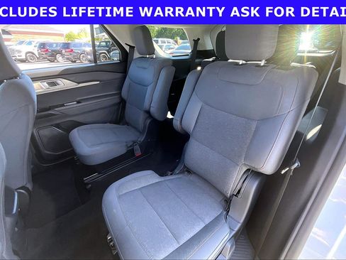 Used 2025 Ford Explorer Active RWD image 21