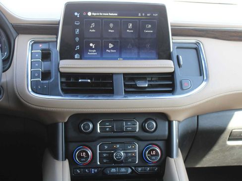 Used 2023 Chevrolet Tahoe Premier AWD/4WD image 17