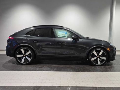 New 2025 Porsche Macan 4S Electric image 8