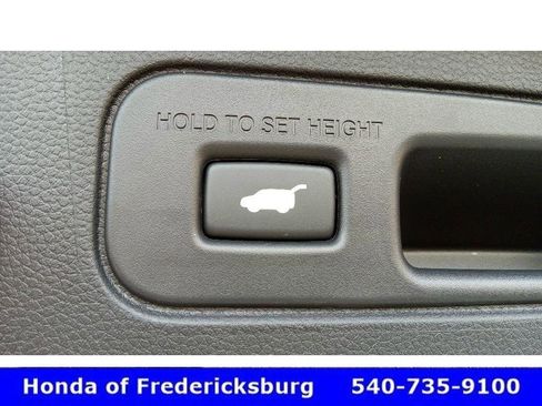 Certified 2025 Honda Pilot TrailSport image 37