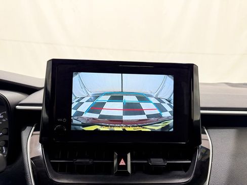 Used 2025 Toyota Corolla LE image 33