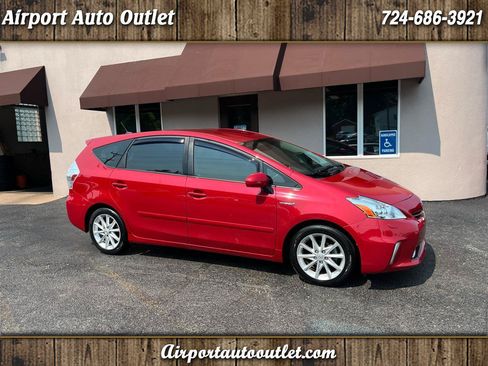 Used 2014 Toyota Prius V Five FWD image 1