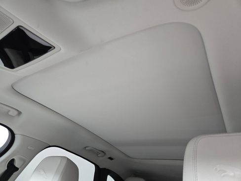 Used 2023 Jaguar F-PACE S image 12