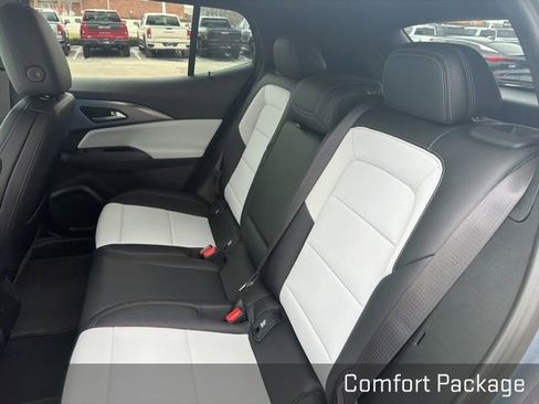 Used 2026 Chevrolet Equinox EV LT w/ LPO, Blackout Package image 23