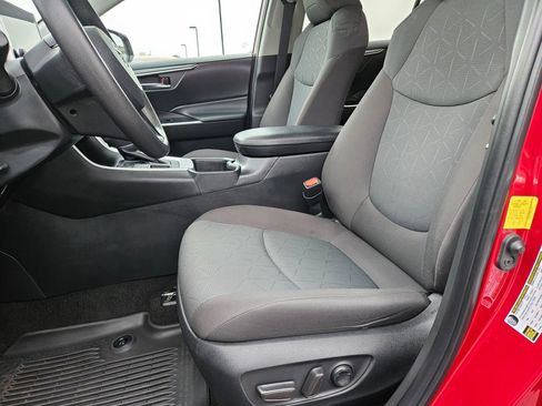 Used 2023 Toyota RAV4 XLE image 18