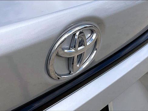 Used 2024 Toyota Corolla LE image 32